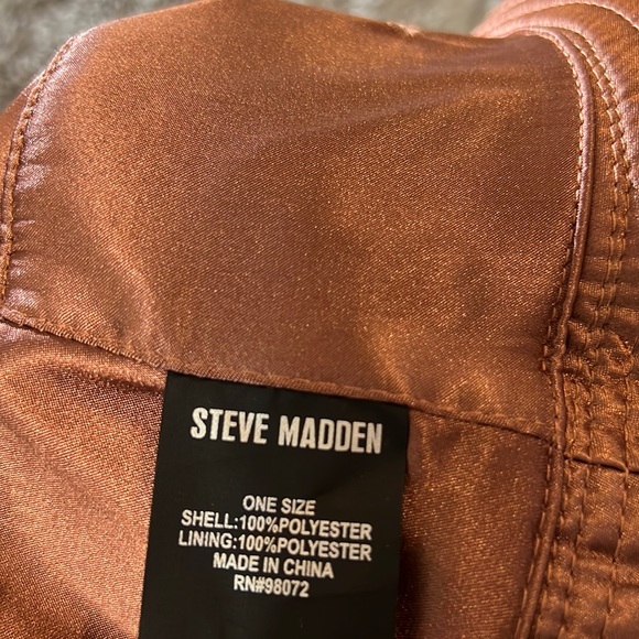 Steve Madden Women’s Paisley/Solid Reversible Bucket Hat “NWT” - Picture 7 of 7